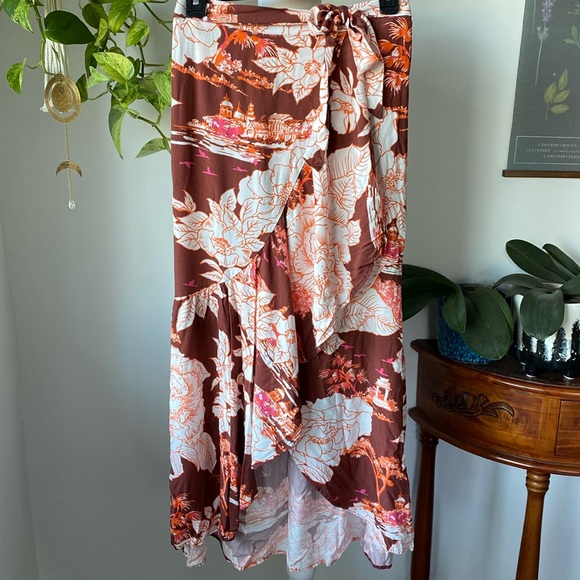 MAAJI Anthro Revolve Watercolour Blush Chloe Long Wrap Skirt Size Medium - Picture 2 of 11